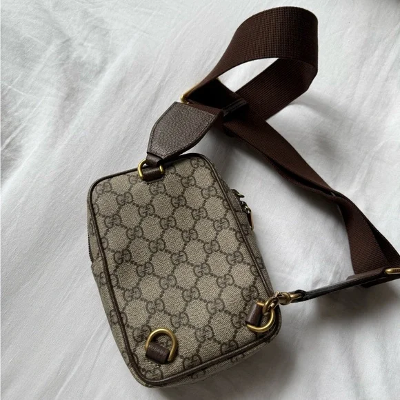 Gucci Fanny Pack Cross Bosy Purse - Picture 4 of 4